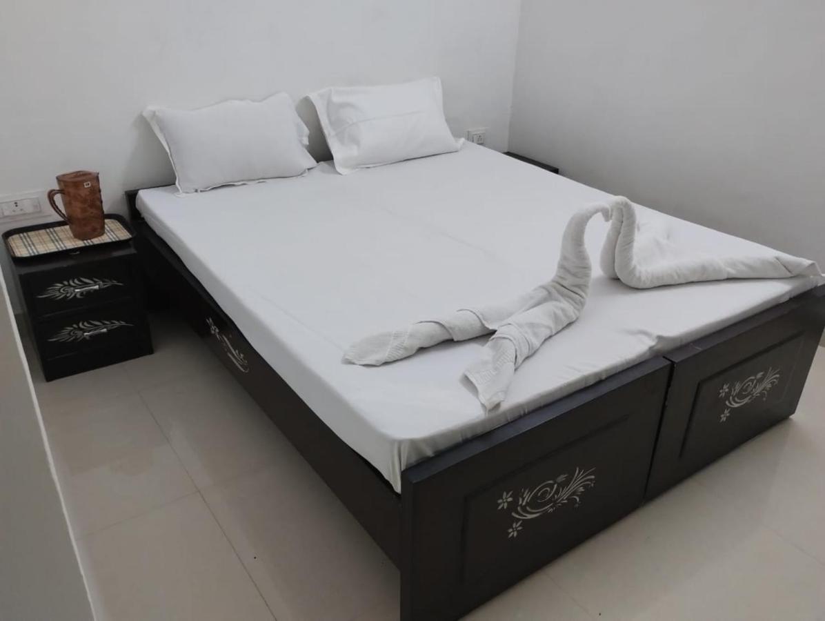Hotel Shree Rameshwar Plaza *